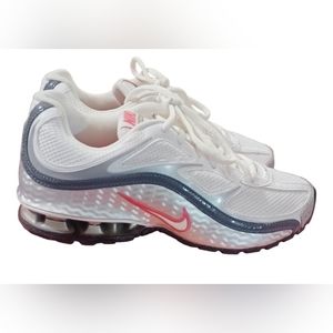 Women's Nike Shoes size 8